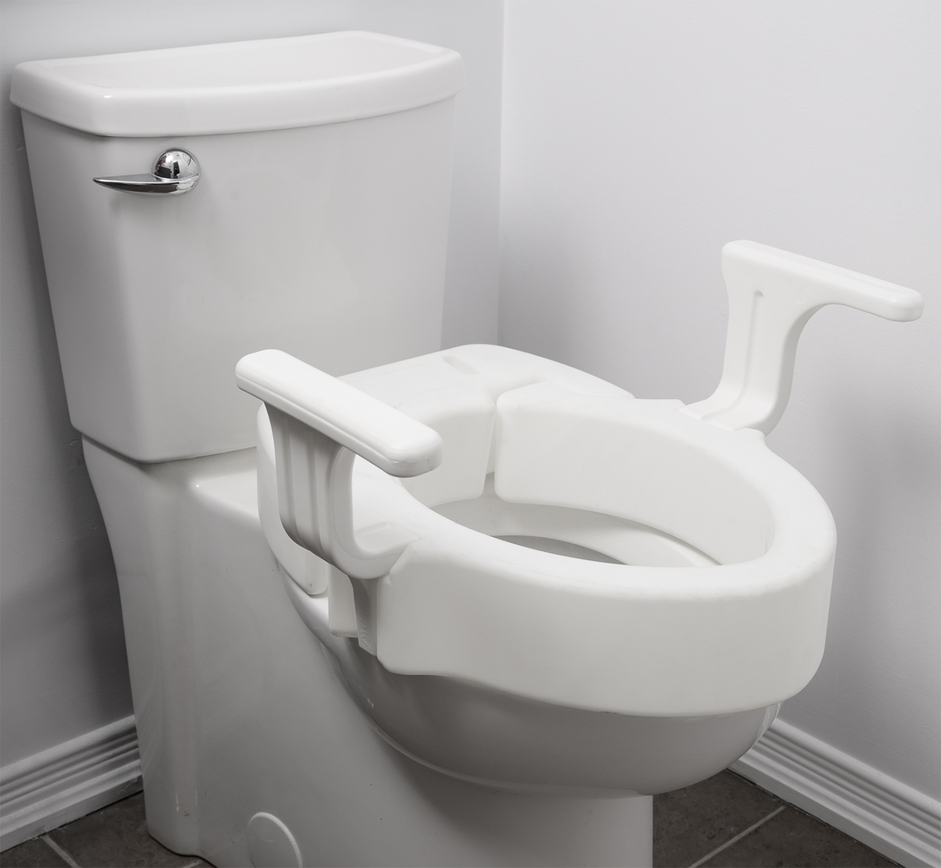 4" HINGED RAISED TOILET SEAT W/HANDLES